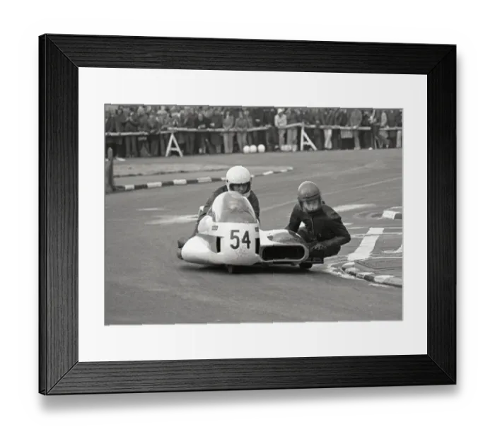 Framed Print : Ken Graham & Dennis Tower (Suzuki) 1975 1000 Sidecar TT Framed Print : Ken Graham & Dennis Tower (Suzuki) 1975 1000 Sidecar TT
