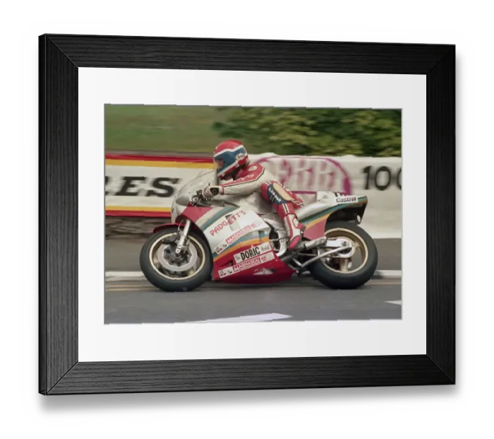 Framed Print : Gary Padgett (Suzuki) 1986 Formula One TT Framed Print : Gary Padgett (Suzuki) 1986 Formula One TT