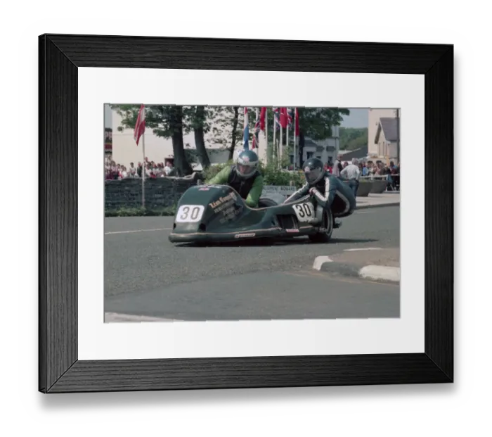 Framed Print : Neil Smith & Phil Gravel (Yamaha) 1986 Sidecar TT Framed Print : Neil Smith & Phil Gravel (Yamaha) 1986 Sidecar TT