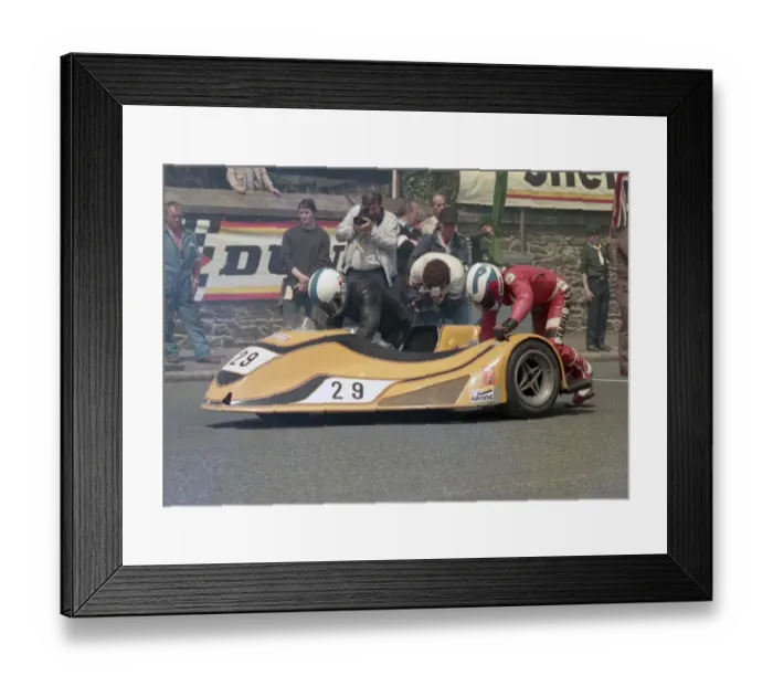 Framed Print : Helmut Lunemann & Mike Cain (Yamaha) 1986 Sidecar TT Framed Print : Helmut Lunemann & Mike Cain (Yamaha) 1986 Sidecar TT
