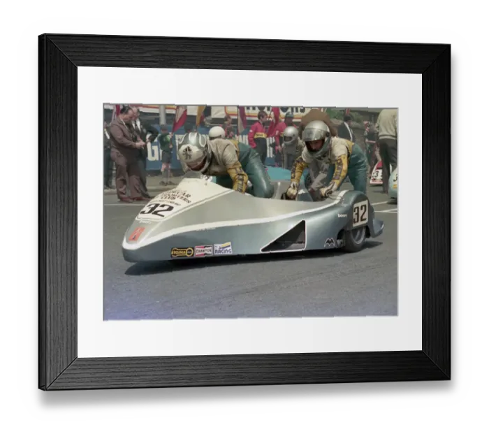 Framed Print : Franco Martinel & Marino Sanna (Yamaha) 1986 Sidecar TT Framed Print : Franco Martinel & Marino Sanna (Yamaha) 1986 Sidecar TT