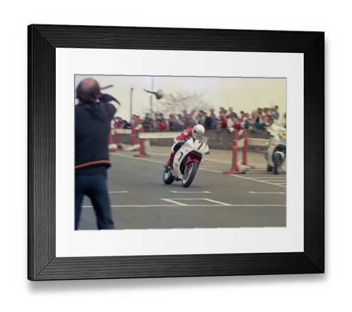 Framed Print : Geoff Johnson (Yamaha) 1986 Formula One TT Framed Print : Geoff Johnson (Yamaha) 1986 Formula One TT