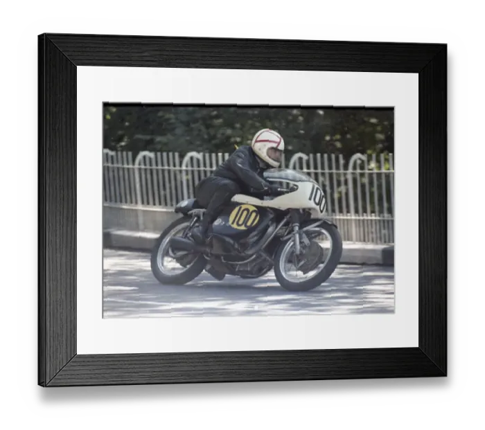 Framed Print : Bill Snelling (Velocette Metisse) 1978 Senior Manx Grand Prix Framed Print : Bill Snelling (Velocette Metisse) 1978 Senior Manx Grand Prix