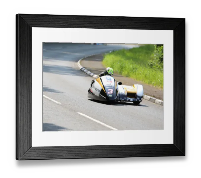 Framed Print : Tim Reeves & Mark Wilkes (Yamaha) 2019 Sidecar TT Framed Print : Tim Reeves & Mark Wilkes (Yamaha) 2019 Sidecar TT