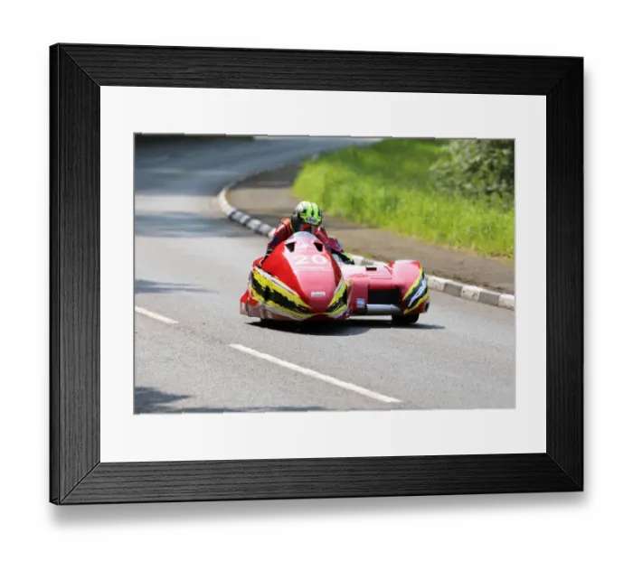 Framed Print : Mick Alton & Stephen Bonney (LCR Suzuki) 2019 Sidecar TT Framed Print : Mick Alton & Stephen Bonney (LCR Suzuki) 2019 Sidecar TT