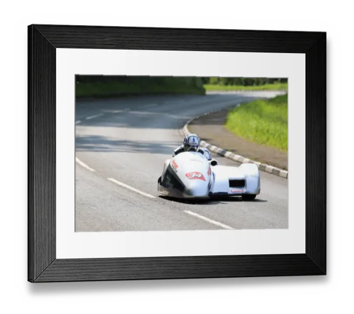Framed Print : Kevin Thornton & David Hainsworth (Suzuki) 2019 Sidecar TT Framed Print : Kevin Thornton & David Hainsworth (Suzuki) 2019 Sidecar TT