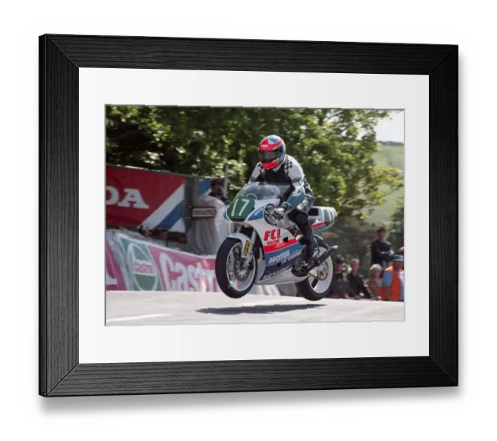 Framed Print : Mark Linton (Yamaha) 1994 Junior TT Framed Print : Mark Linton (Yamaha) 1994 Junior TT