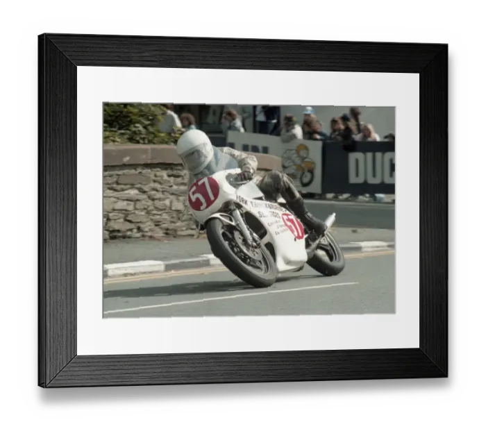 Framed Print : Gordon Rowntree (Yamaha) 1984 Newcomers Manx Grand Prix Framed Print : Gordon Rowntree (Yamaha) 1984 Newcomers Manx Grand Prix