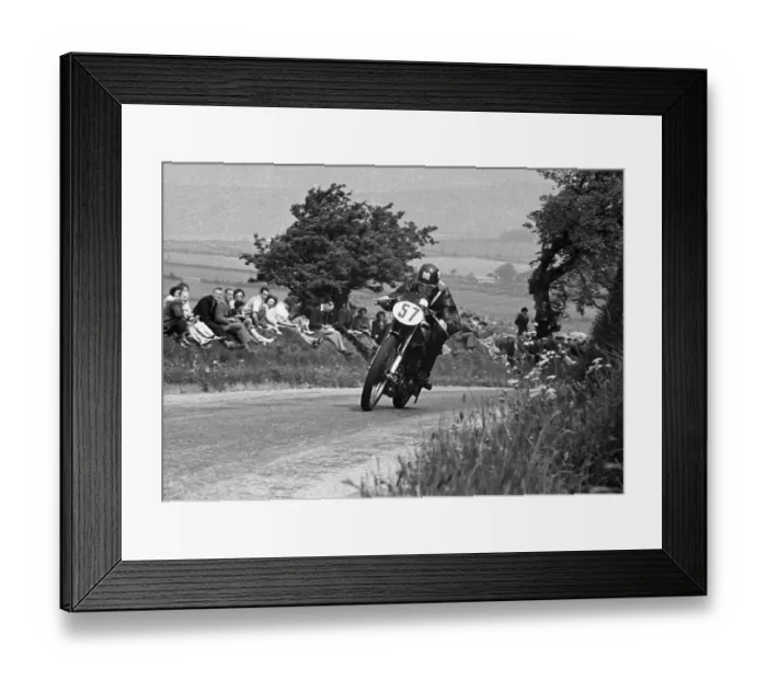 Framed Print : Chris Horn (Norton) 1951 Junior TT Framed Print : Chris Horn (Norton) 1951 Junior TT