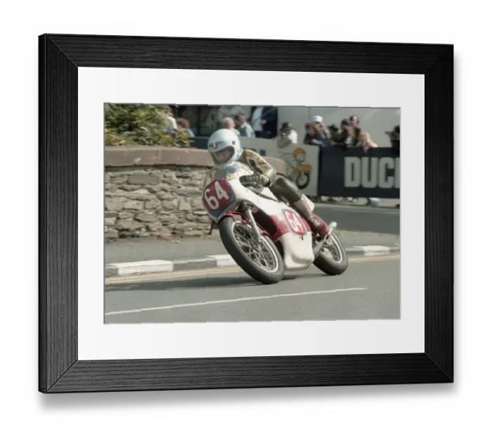 Framed Print : Tony Willis (Yamaha) 1984 Newcomers Manx Grand Prix Framed Print : Tony Willis (Yamaha) 1984 Newcomers Manx Grand Prix