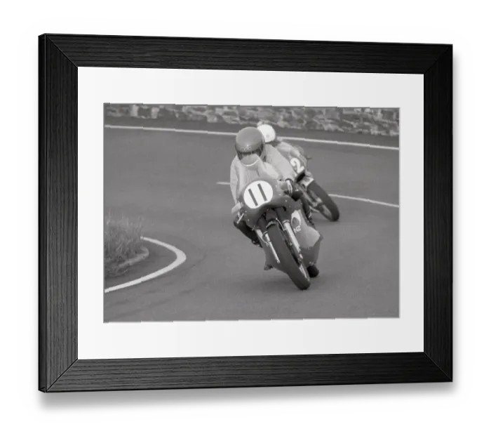 Framed Print : Hugh Anderson (Matchless) 1985 Classic Manx Grand Prix Framed Print : Hugh Anderson (Matchless) 1985 Classic Manx Grand Prix