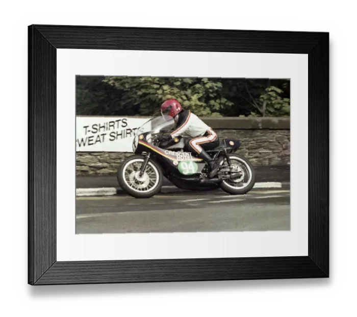 Framed Print : Ronnie Hewitt (Yamaha) 1978 Lightweight Manx Grand Prix Framed Print : Ronnie Hewitt (Yamaha) 1978 Lightweight Manx Grand Prix