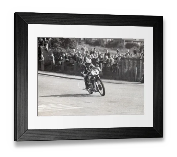 Framed Print : Milton Sunderland (Norton) 1949 Junior Manx Grand Prix Framed Print : Milton Sunderland (Norton) 1949 Junior Manx Grand Prix