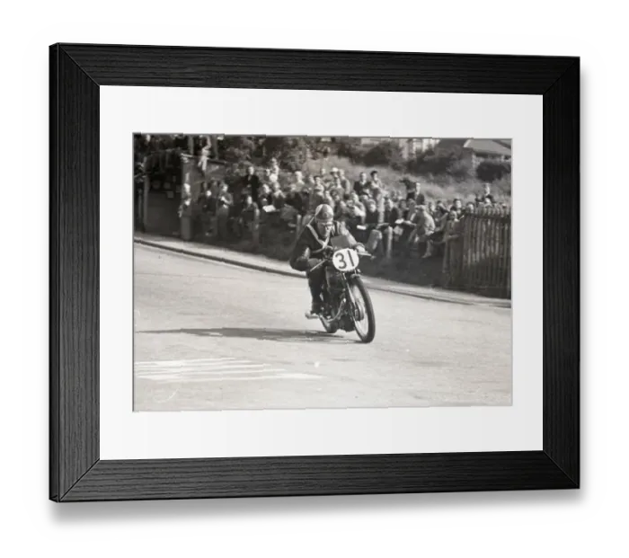 Framed Print : Dave Davis (Velocette) 1949 Junior Manx Grand Prix Framed Print : Dave Davis (Velocette) 1949 Junior Manx Grand Prix