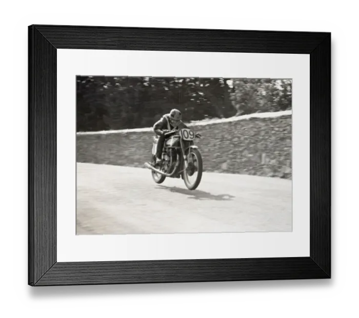 Framed Print : Harry Pearce (Norton) 1949 Junior Manx Grand Prix Framed Print : Harry Pearce (Norton) 1949 Junior Manx Grand Prix