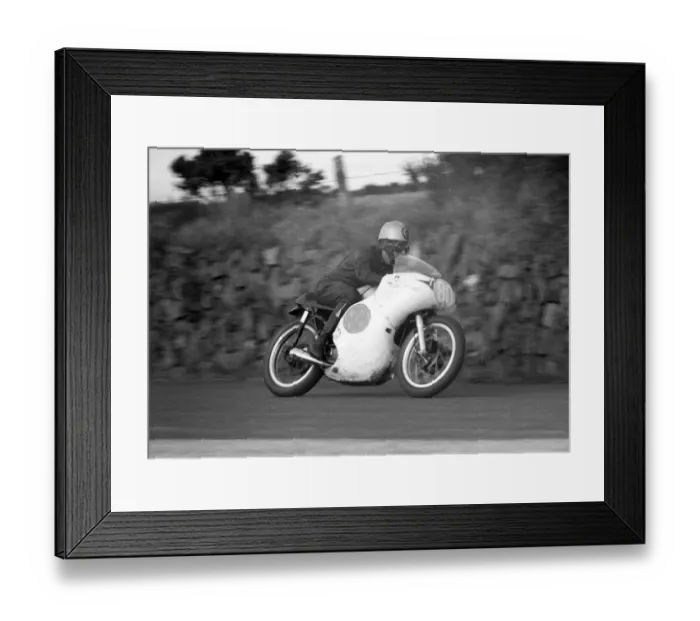 Framed Print : Terry Muir (Norton) 1962 Junior Manx Grand Prix practice Framed Print : Terry Muir (Norton) 1962 Junior Manx Grand Prix practice