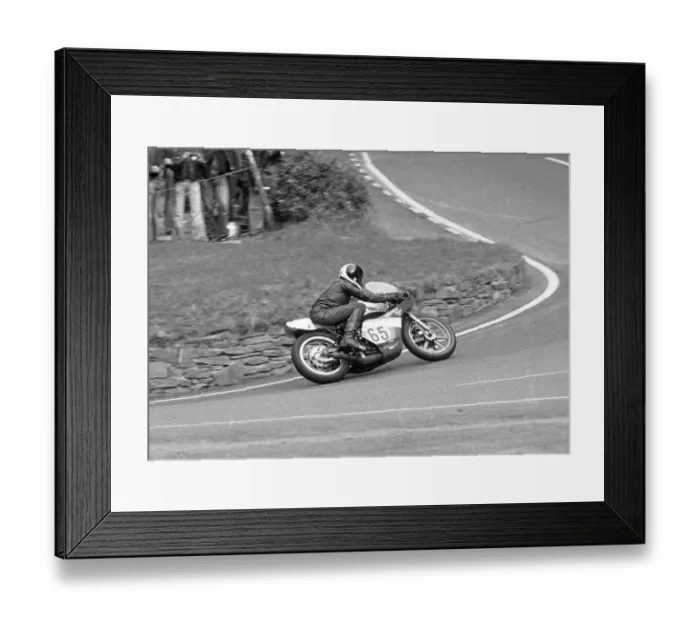 Framed Print : Richard Coates (Yamaha) 1981 Senior Manx Grand Prix Framed Print : Richard Coates (Yamaha) 1981 Senior Manx Grand Prix