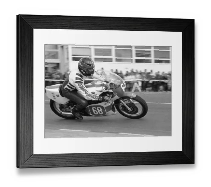 Framed Print : Graham Howe (Yamaha) 1983 Lightweight Manx Grand Prix Framed Print : Graham Howe (Yamaha) 1983 Lightweight Manx Grand Prix