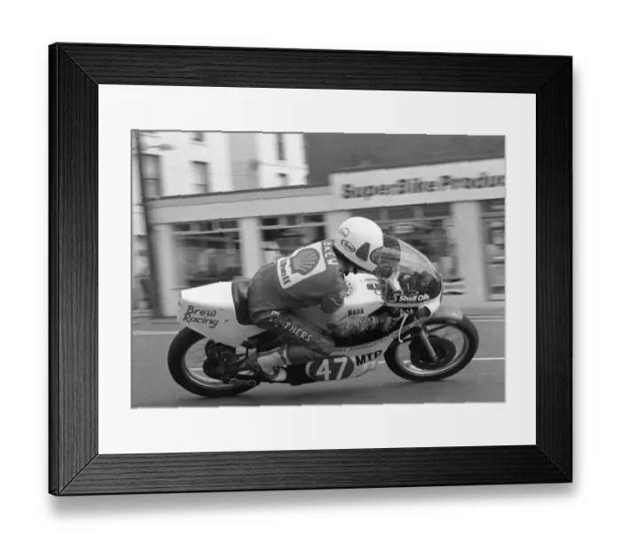 Framed Print : Andy Brew (Yamaha) 1983 Lightweight Manx Grand Prix Framed Print : Andy Brew (Yamaha) 1983 Lightweight Manx Grand Prix