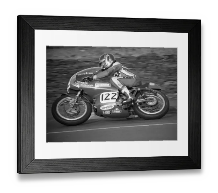 Framed Print : Jim Porter (Aermacchi) 1986 Classic junior Manx Grand Prix Framed Print : Jim Porter (Aermacchi) 1986 Classic junior Manx Grand Prix