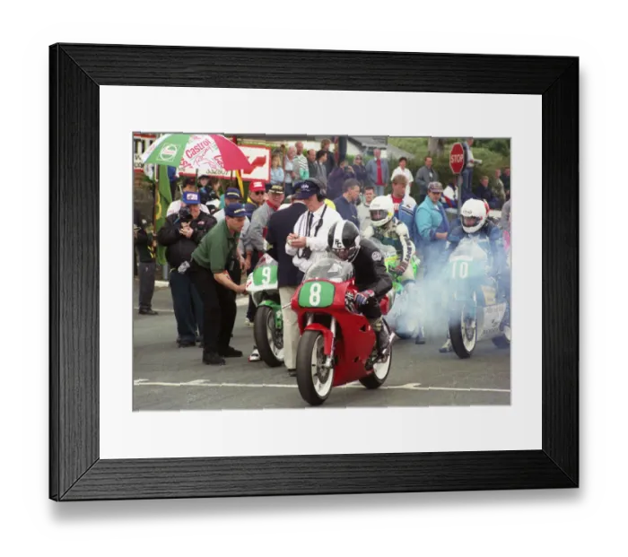 Framed Print : Richard Coates (Yamaha) 1995 Lightweight TT Framed Print : Richard Coates (Yamaha) 1995 Lightweight TT
