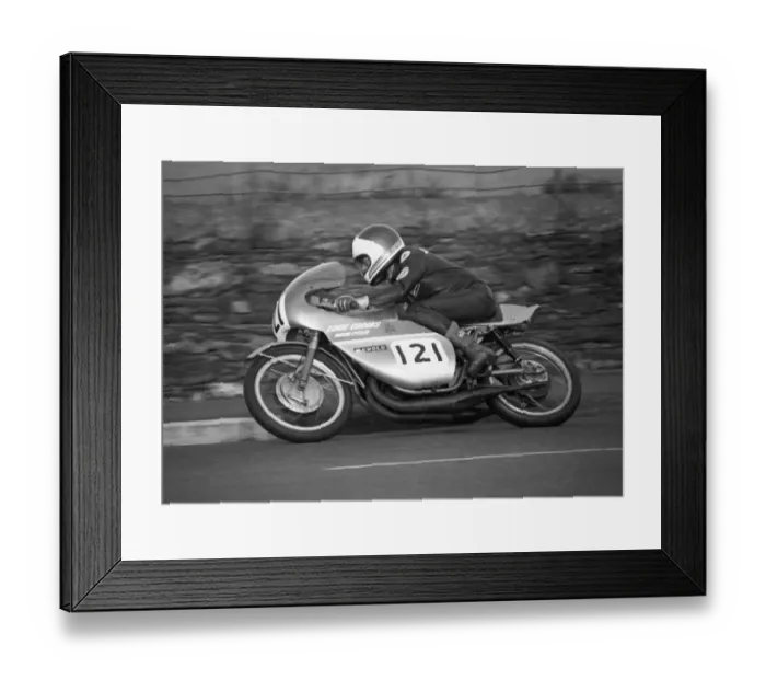 Framed Print : Eddie Crooks (Crooks Suzuki) 1986 Classic junior Manx Grand Prix Framed Print : Eddie Crooks (Crooks Suzuki) 1986 Classic junior Manx Grand Prix