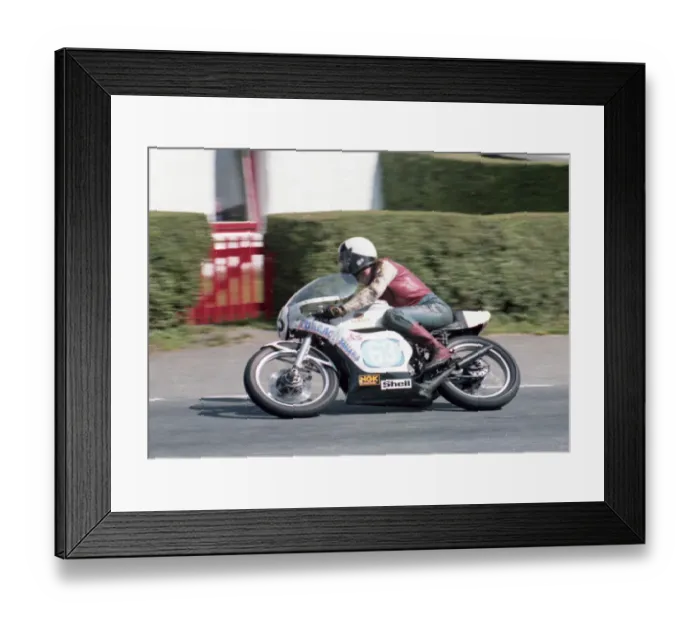 Framed Print : Eric Sunderland (Pharaoh Yamaha) 1981 Junior Manx Grand Prix Framed Print : Eric Sunderland (Pharaoh Yamaha) 1981 Junior Manx Grand Prix