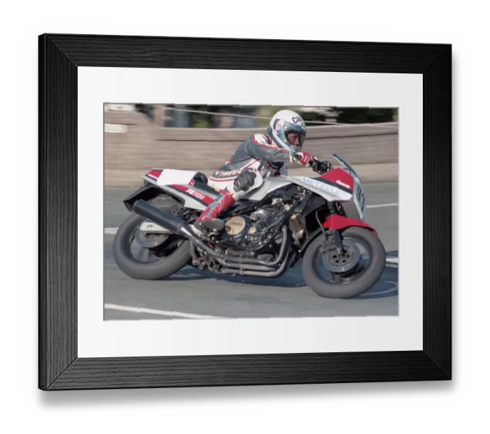 Framed Print : Iain Duffus (Yamaha) 1985 Formula One TT Framed Print : Iain Duffus (Yamaha) 1985 Formula One TT