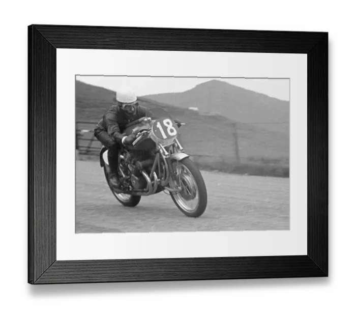 Framed Print : Les Graham (MV) 1953 Senior TT Framed Print : Les Graham (MV) 1953 Senior TT