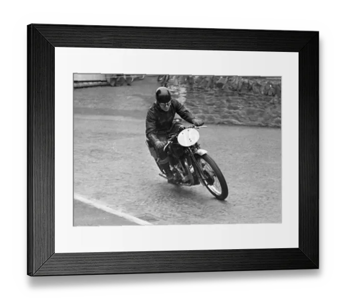 Framed Print : Douglas Wilcocks (Velocette) 1949 Junior Clubman TT Framed Print : Douglas Wilcocks (Velocette) 1949 Junior Clubman TT