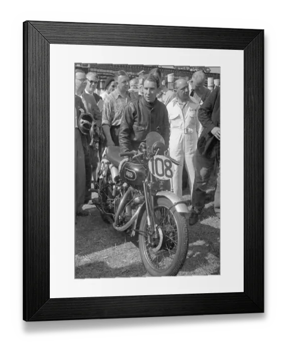 Framed Print : George Douglass (Vincent) 1953 Clubman 1000cc TT Framed Print : George Douglass (Vincent) 1953 Clubman 1000cc TT