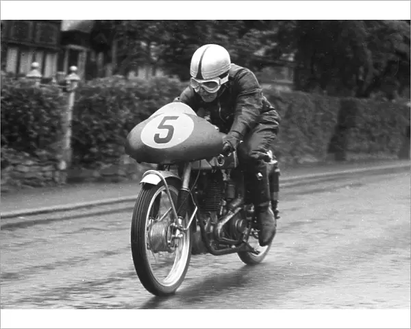 Jim Dakin (LEF) 1955 Ultra Lightweight TT