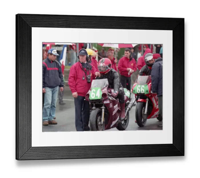 Framed Print : Bill Swallow (Honda) 1998 Lightweight 400 TT Framed Print : Bill Swallow (Honda) 1998 Lightweight 400 TT