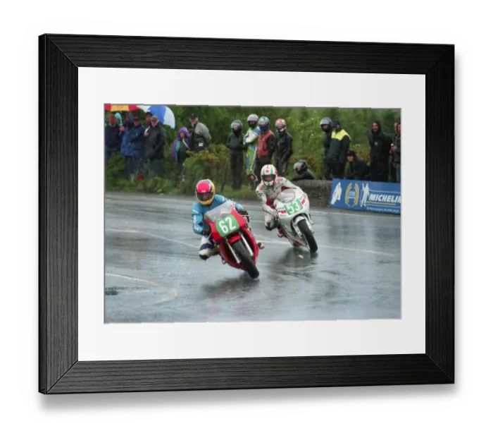 Framed Print : Paul Williams (Honda) 1998 Lightweight 400 TT & Paul Owen (Yamaha) 1998 Lightweight TT Framed Print : Paul Williams (Honda) 1998 Lightweight 400 TT & Paul Owen (Yamaha) 1998 Lightweight TT