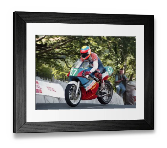 Framed Print : Ian McVeighty (Yamaha) 1993 Newcomers Manx Grand Prix Framed Print : Ian McVeighty (Yamaha) 1993 Newcomers Manx Grand Prix