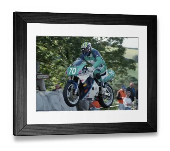 Framed Print : Dave Purves (Suzuki) 1993 Newcomers Manx Grand Prix Framed Print : Dave Purves (Suzuki) 1993 Newcomers Manx Grand Prix