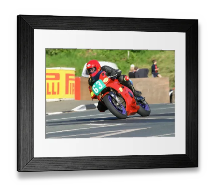 Framed Print : Adrian Crossan (Kawasaki) 2004 Lighweight 400 TT Framed Print : Adrian Crossan (Kawasaki) 2004 Lighweight 400 TT