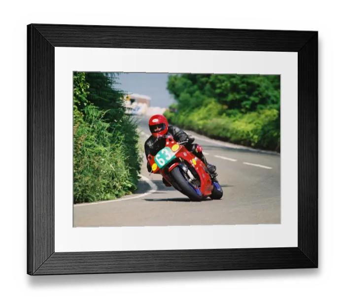 Framed Print : Adrian Crossan (Kawasaki) 2004 Lighweight 400 TT Framed Print : Adrian Crossan (Kawasaki) 2004 Lighweight 400 TT
