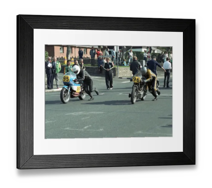 Framed Print : John Grew (Velocette) & Duncan Watson (Velocette) 1989 Senior Classic Manx Grand Prix Framed Print : John Grew (Velocette) & Duncan Watson (Velocette) 1989 Senior Classic Manx Grand Prix