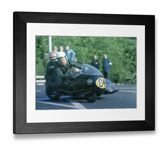 Framed Print : Mick Cain & Beverley Martin (Triumph) 1972 750 Sidecar TT Framed Print : Mick Cain & Beverley Martin (Triumph) 1972 750 Sidecar TT