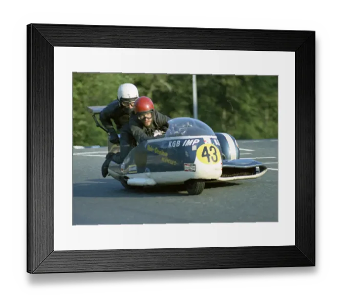 Framed Print : Peter J Williams & Pete Cartwright (KGB Imp) 1972 750 Sidecar TT Framed Print : Peter J Williams & Pete Cartwright (KGB Imp) 1972 750 Sidecar TT