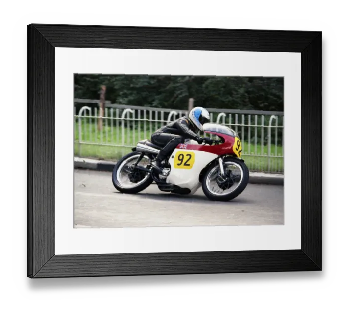 Framed Print : Adrian Sellars (Norton) 1990 Senior Classic Manx Grand Prix Framed Print : Adrian Sellars (Norton) 1990 Senior Classic Manx Grand Prix