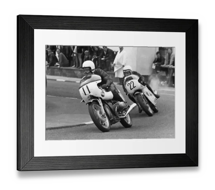 Framed Print : Tony Anderson (BMW) & Darryl Pendlebury (Triumph) 1971 Production TT Framed Print : Tony Anderson (BMW) & Darryl Pendlebury (Triumph) 1971 Production TT