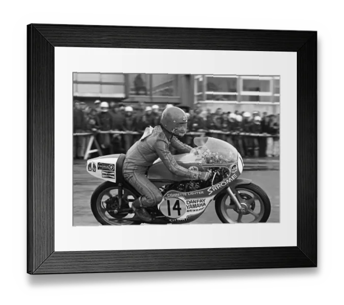 Framed Print : Chas Mortimer (Danfay Yamaha) 1975 Senior TT Framed Print : Chas Mortimer (Danfay Yamaha) 1975 Senior TT
