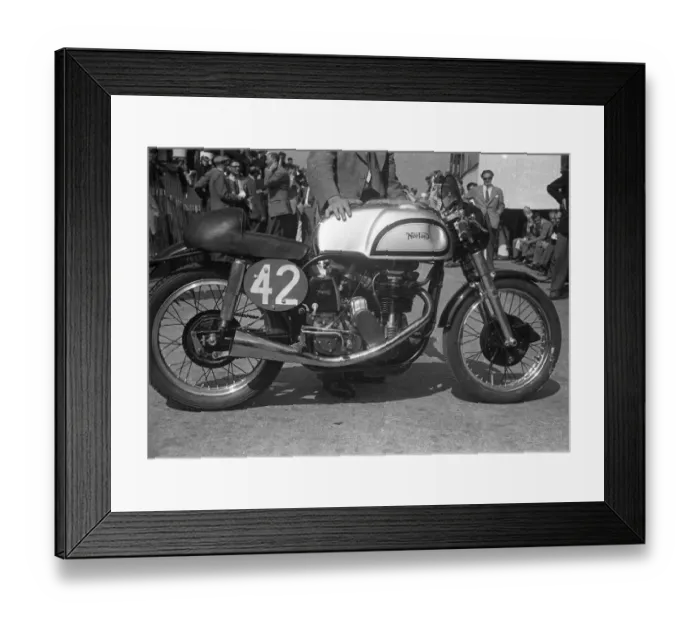 Framed Print : Ken Kavanaghs Norton, 1953 Senior TT Framed Print : Ken Kavanaghs Norton, 1953 Senior TT