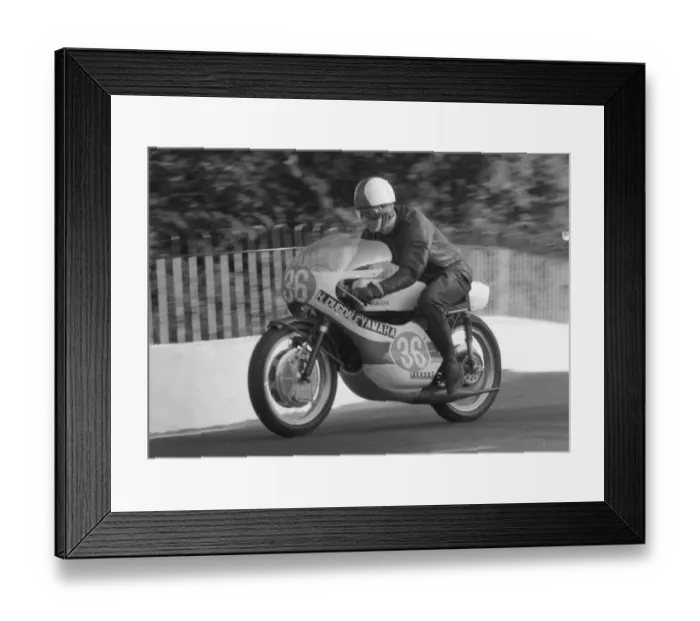 Framed Print : Billy Guthrie (Dugdale Yamaha) 1970 Junior TT Framed Print : Billy Guthrie (Dugdale Yamaha) 1970 Junior TT