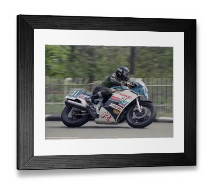 Framed Print : Ian Martin (Suzuki) 1986 Production B TT Framed Print : Ian Martin (Suzuki) 1986 Production B TT