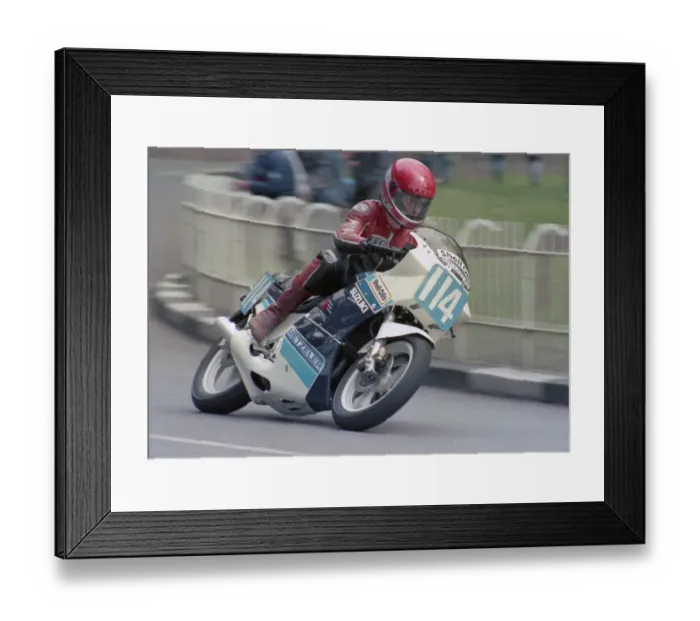 Framed Print : Bill Simpson (Suzuki) 1986 Production D TT Framed Print : Bill Simpson (Suzuki) 1986 Production D TT
