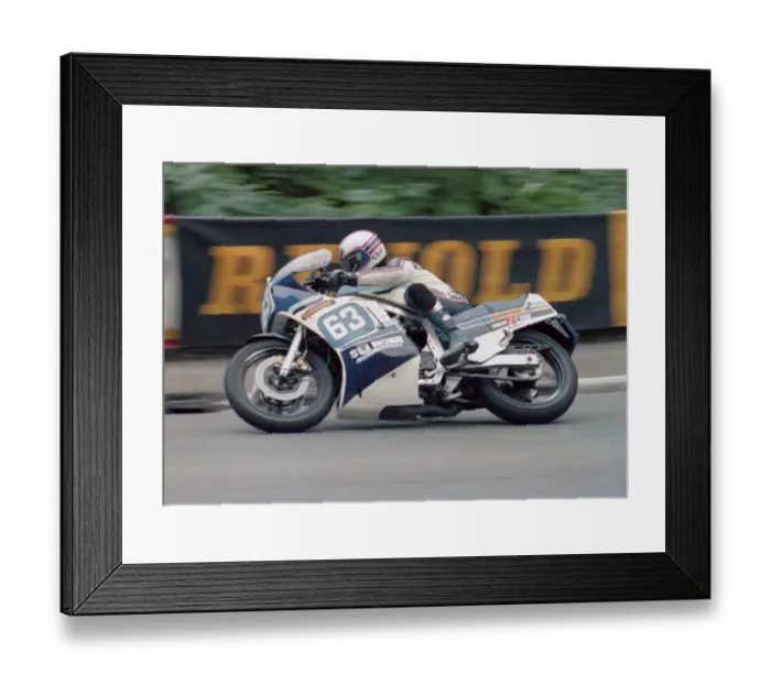 Framed Print : Dave Eaves (Suzuki) 1986 Production B TT Framed Print : Dave Eaves (Suzuki) 1986 Production B TT