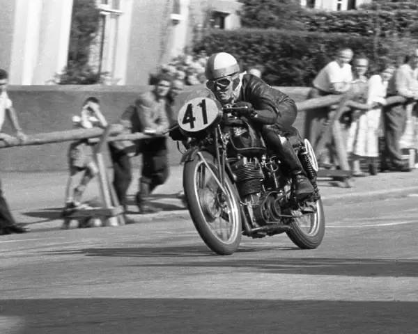 Jack Bullock (Velocette) 1958 Junior Manx Grand Prix